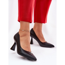 Pompes élégantes sur la broche noire Vinceza 62222 2