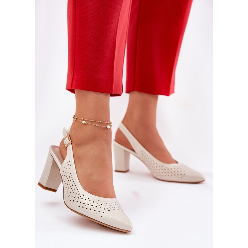 Sandales ouvertes avec des orteils pointus sur le Post de perle Sergio Leone SK163 beige 2 Sandales ouvertes avec des orteils pointus sur le Post de perle Sergio Leone SK163 beige 2