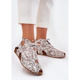 Bottes Maciejka en cuir à motifs 03426-46 blanc et beige 2