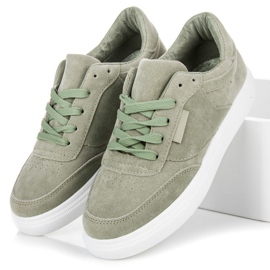 Baskets sur la plateforme vert 3