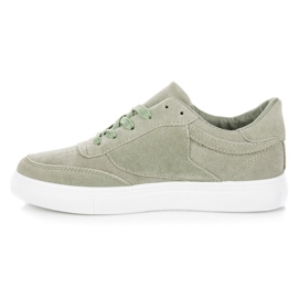 Baskets sur la plateforme vert 1