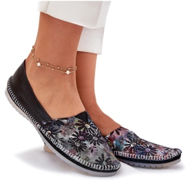 Ballerines en cuir avec un motif Maciejka T1930-39 noir le noir 10