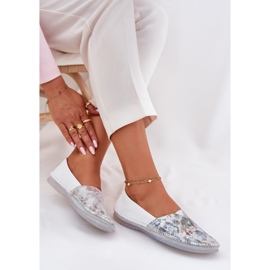 Ballerines en cuir avec un motif Maciejka T1930-38 blanc blanche 6