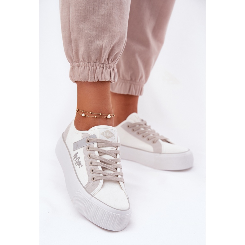 Sneakers pour femmes sur la plate-forme Lee Cooper LCW-25-31-3479L blanche 2