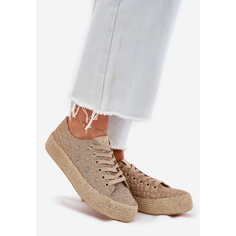 Patoué des baskets pour femmes sur la plate-forme avec Lee Cooper LCW-25-08-3646L Khaki Braid beige 1