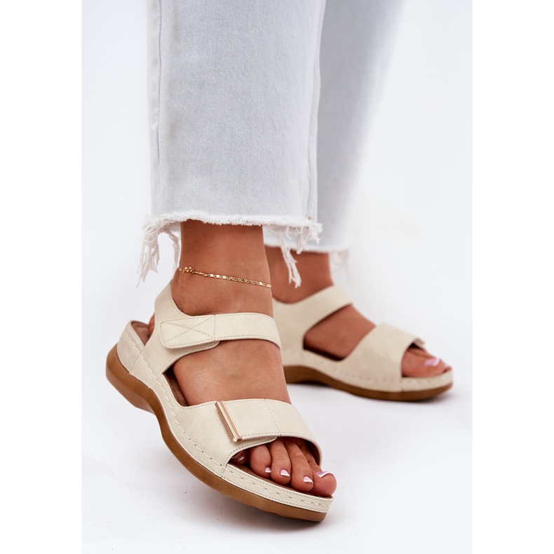 Evento Sandales velcro aux femmes confortables d'or 2 Evento Sandales velcro aux femmes confortables d'or 2