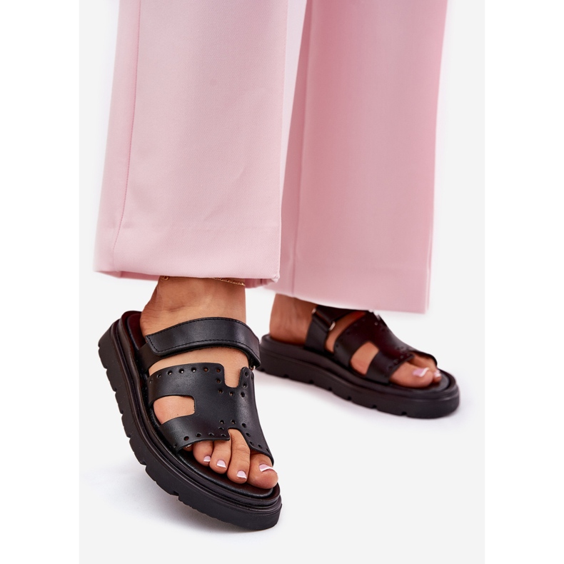 Slippers en cuir naturel pour femmes sur la plate-forme Zazoo 40440 noire 1