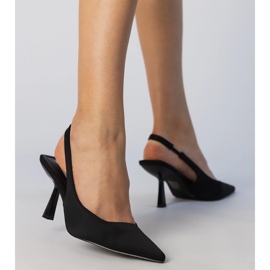 Pompes en satin noir avec un talon ouvert le noir 3