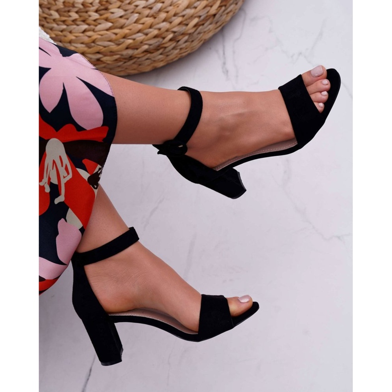Sandales sur le Black Evento Post 20SD98-1617 noir 1