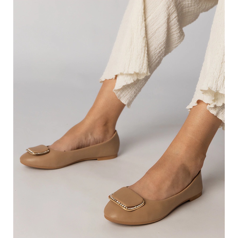 Ballerines féminines brunes avec zircons 1