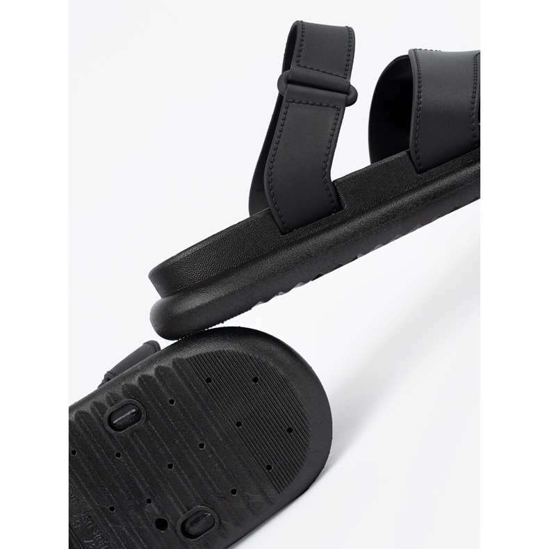 Seastar Les tongs des femmes noires sur une semelle plate 1