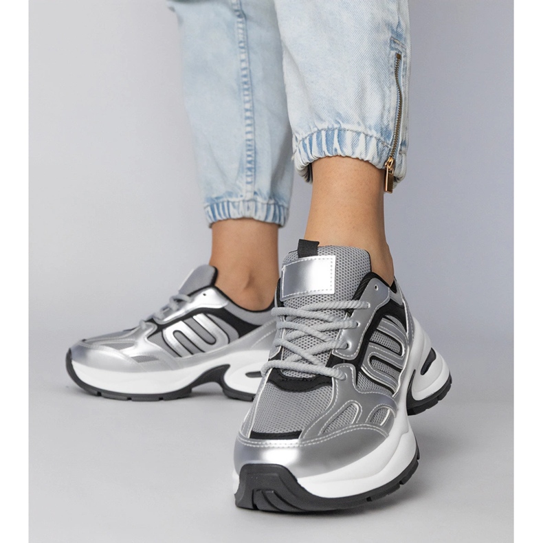 Silver Sports Sneakers sur une semelle massive argent 2 Silver Sports Sneakers sur une semelle massive argent 2