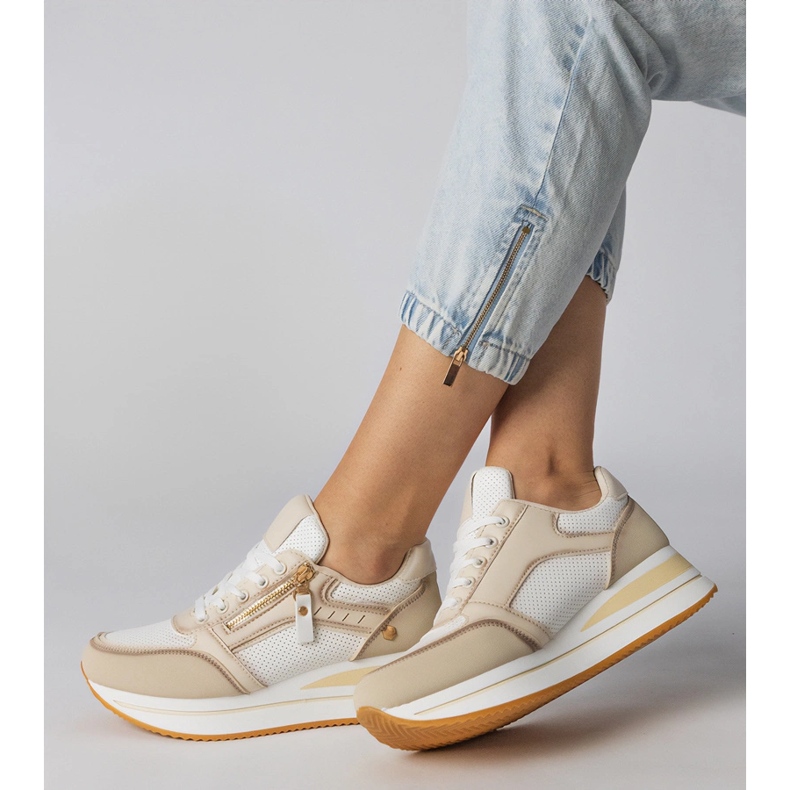 Baskets sportives beige décorées d'un curseur 2