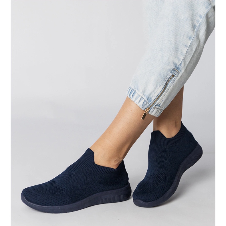 Baskets sportives bleu marine avec une tige de chaussette 1