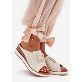 Les tongs en cuir féminin artiker 56c2145 beige léger 1 Les tongs en cuir féminin artiker 56c2145 beige léger 1