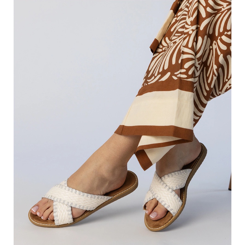 Slippers des femmes blanches 2 Slippers des femmes blanches 2