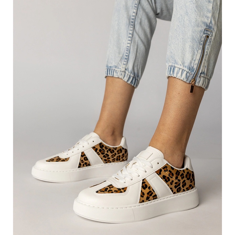 Baskets pour femmes blancs blanche 1