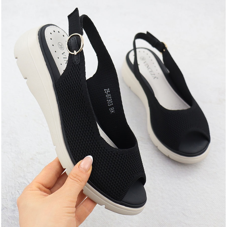 Sandales féminines sur des coins noirs Vinceza 97303 1