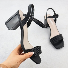 Sandales féminines sur le poste Black Vinceza 62228 noir 1