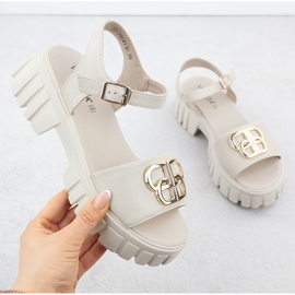 Sandales en cuir pour femmes sur le pad beige Vinceza 79541 1