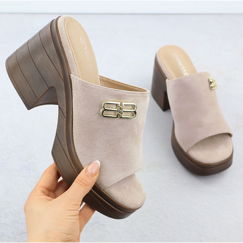 Slippers pour femmes sur le pilier beige Vinceza 17400 1