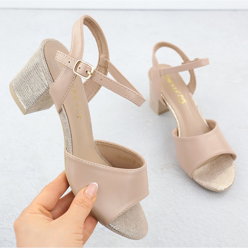Sandales féminines sur le pilier beige Vinceza 20275 1