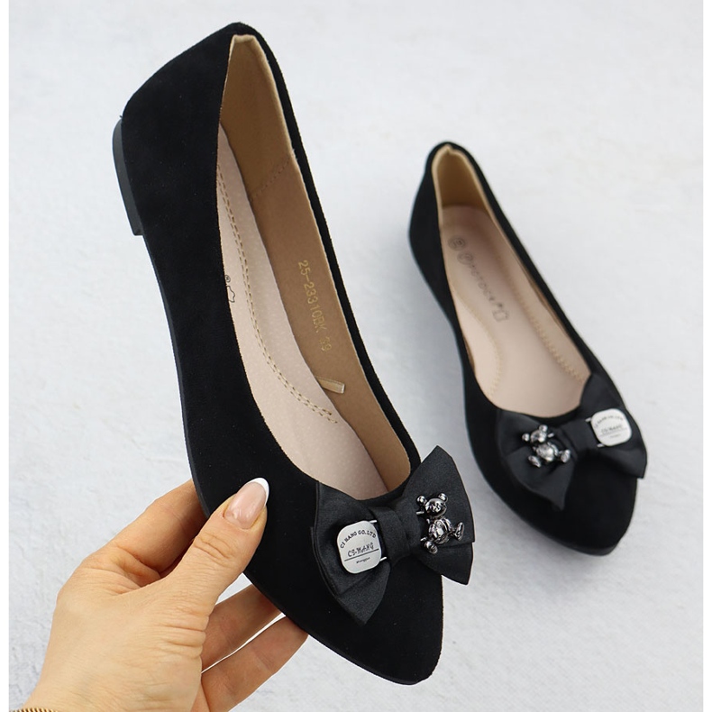 Ballerines féminines avec un arc noir Potocki BB23310 le noir 1