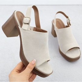 Sandales en daim des femmes sur le post Beige Potocki 54313 1