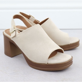 Sandales en daim des femmes sur le post Beige Potocki 54313 2