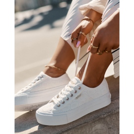 Sneakers pour femmes avec dentelle Lee Cooper LCW-25-31-3438L White blanche 2 Sneakers pour femmes avec dentelle Lee Cooper LCW-25-31-3438L White blanche 2