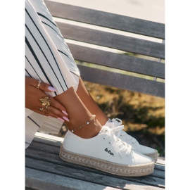 Sneakers pour femmes avec Lee Cooper LCW-25-44-3217 tresse blanc 2