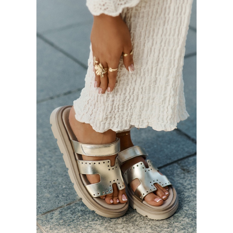 Slippers en cuir naturel pour femmes sur la plate-forme en or Zazoo 40440 doré 2