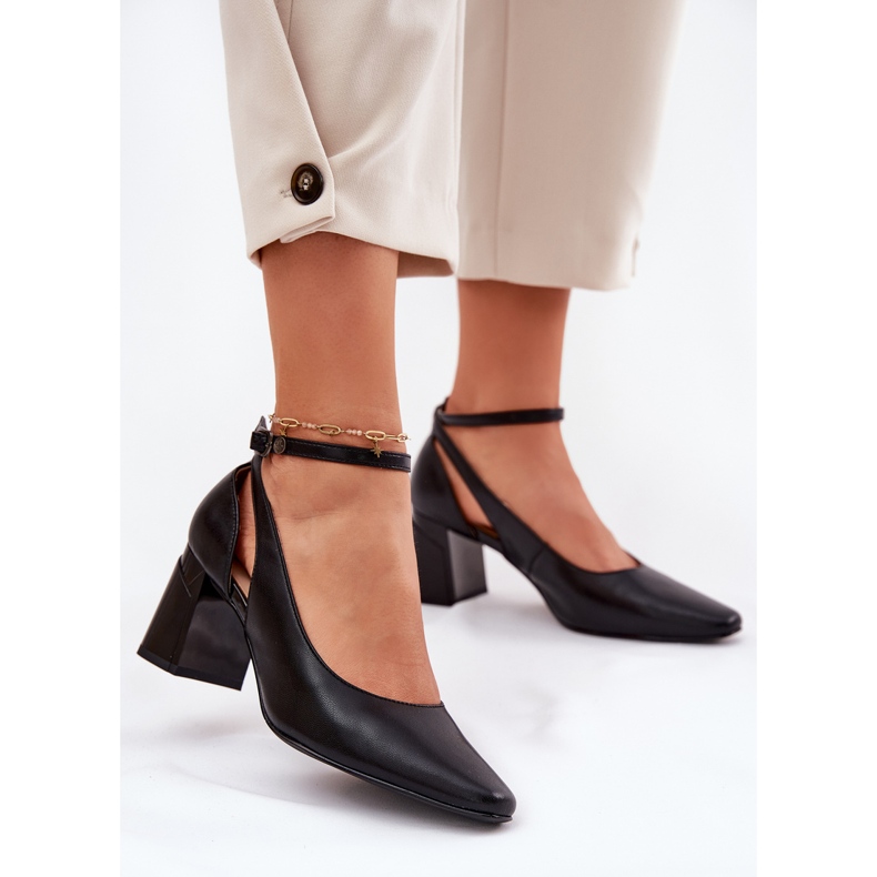 Pompes en cuir sur le post Maciejka K6816-01 noir le noir 2