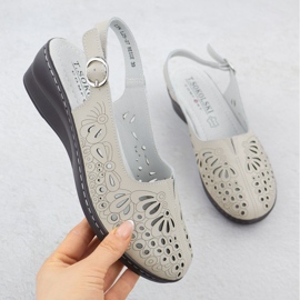 Sandales en cuir féminines ouvertes pour beige T.Sokolski L25-27 1