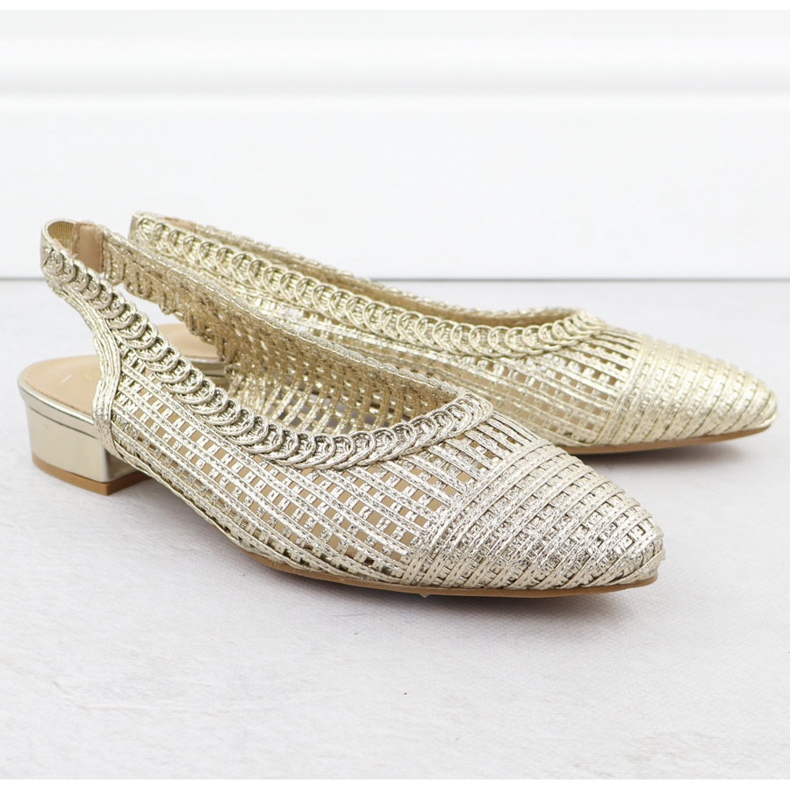 Sandales ouvertes des femmes dans le Golden Spitz T.Sokolski L25-334 doré 2