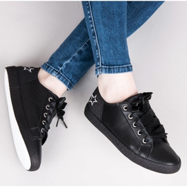 L&H Baskets attachées avec un ruban le noir 1