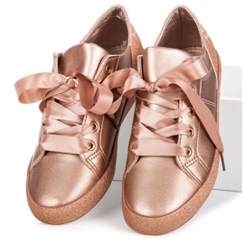 L&H Baskets attachées avec un ruban rose 2