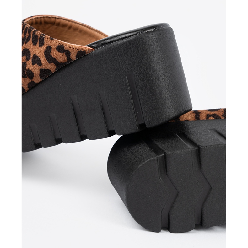 Seastar Les tongs en daim des femmes avec un coin léopard brun 1