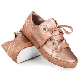 L&H Baskets attachées avec un ruban rose 3