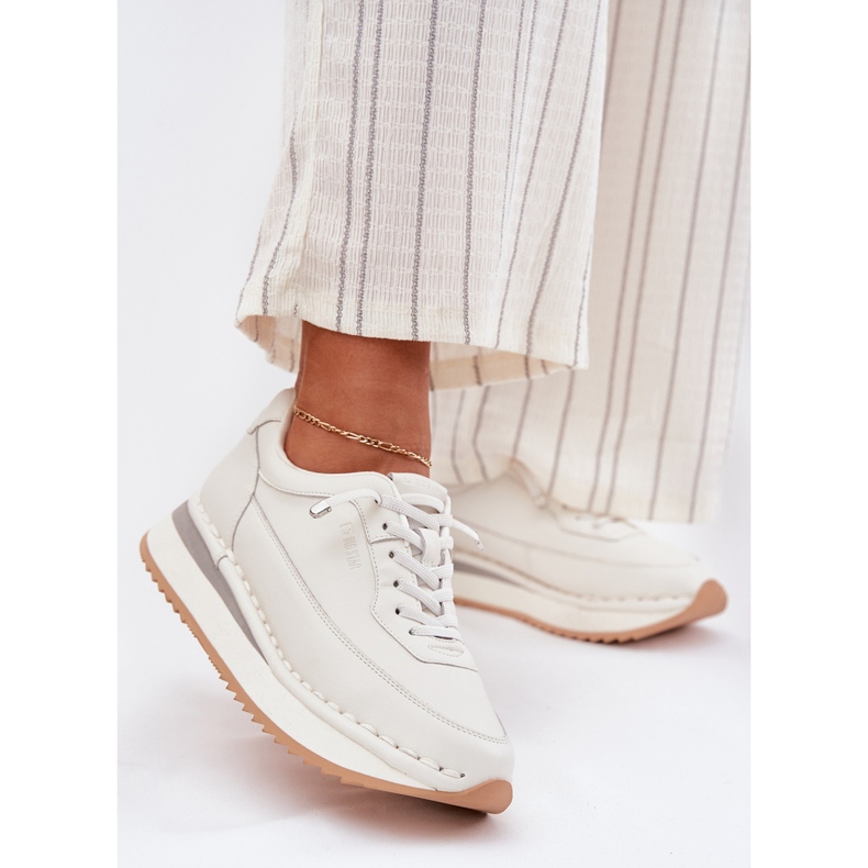 Sneakers en cuir féminin sur la plate-forme blanche Big Star RR274A333 2