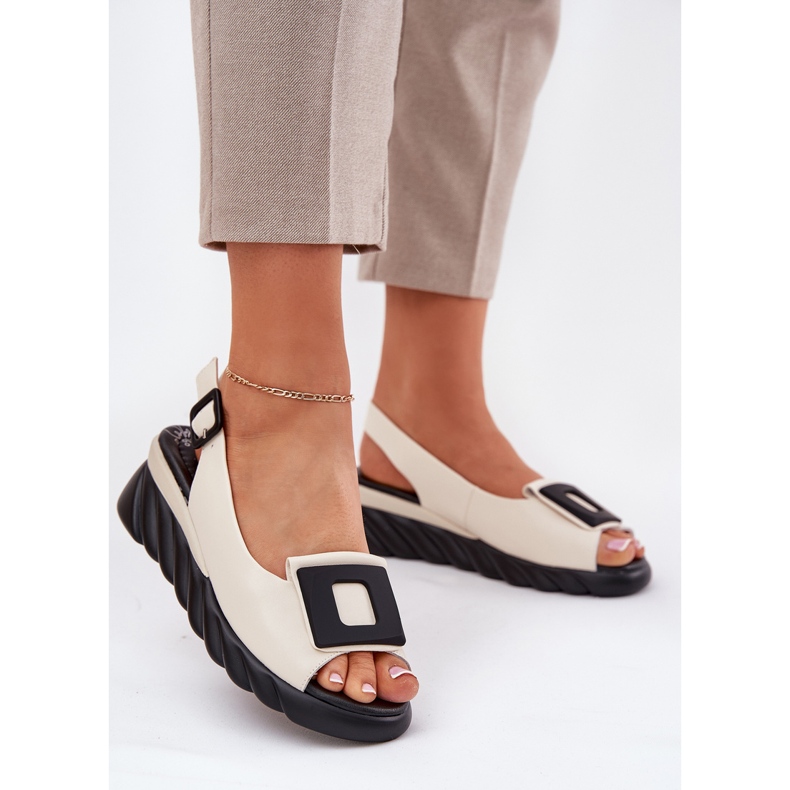 ARTIKER Sandales en cuir pour femmes avec un coin avec décoration artker 56c1570 beige 2