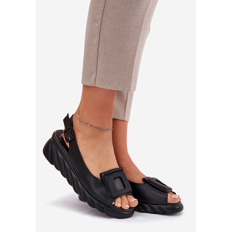 Sandales en cuir pour femmes avec un coin avec décoration artiker 56c2156 noir le noir 1