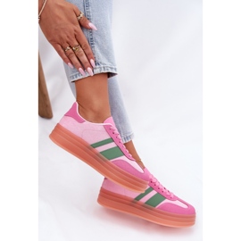 Baskets basses sur la plate-forme rose 2