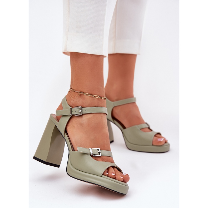 Sandales en cuir pour femmes sur le Vinceza 77110 Post vert 2