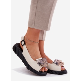 Sandales en cuir pour femmes avec artiker 54C1627 cristaux beige 1 Sandales en cuir pour femmes avec artiker 54C1627 cristaux beige 1