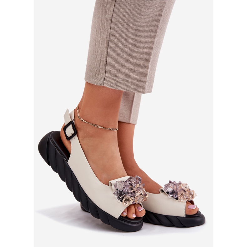 Sandales en cuir pour femmes avec artiker 54C1627 cristaux beige 1 Sandales en cuir pour femmes avec artiker 54C1627 cristaux beige 1