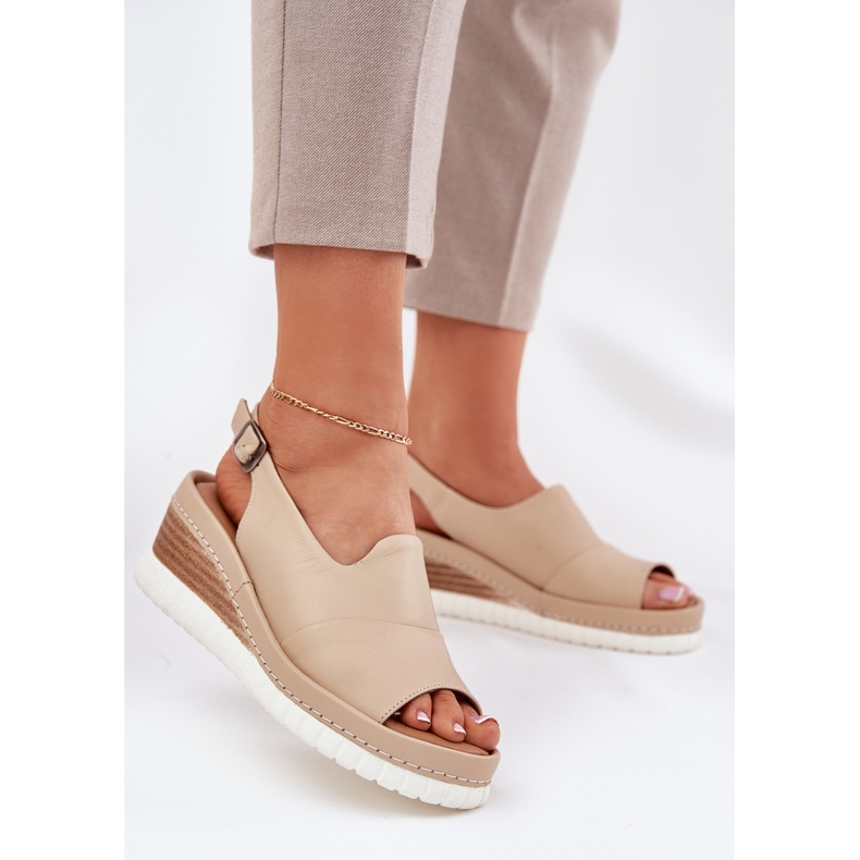 ARTIKER Sandales en cuir féminin pour un coin Artker 56C0919 beige 2 ARTIKER Sandales en cuir féminin pour un coin Artker 56C0919 beige 2
