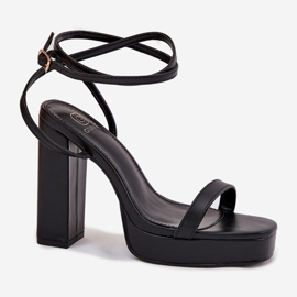 Sandales pour femmes avec une bande noire le noir 4
