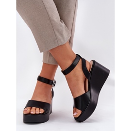 Sandales noires à semelles compensées pour femmes le noir 3