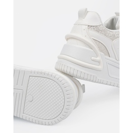 Chaussures de sport blanches pour femmes 1 Chaussures de sport blanches pour femmes 1
